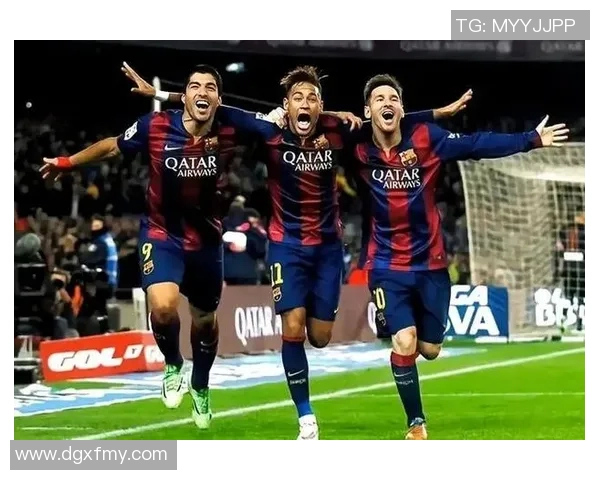 足球传奇球星精彩瞬间集锦 展现技艺与激情的完美融合